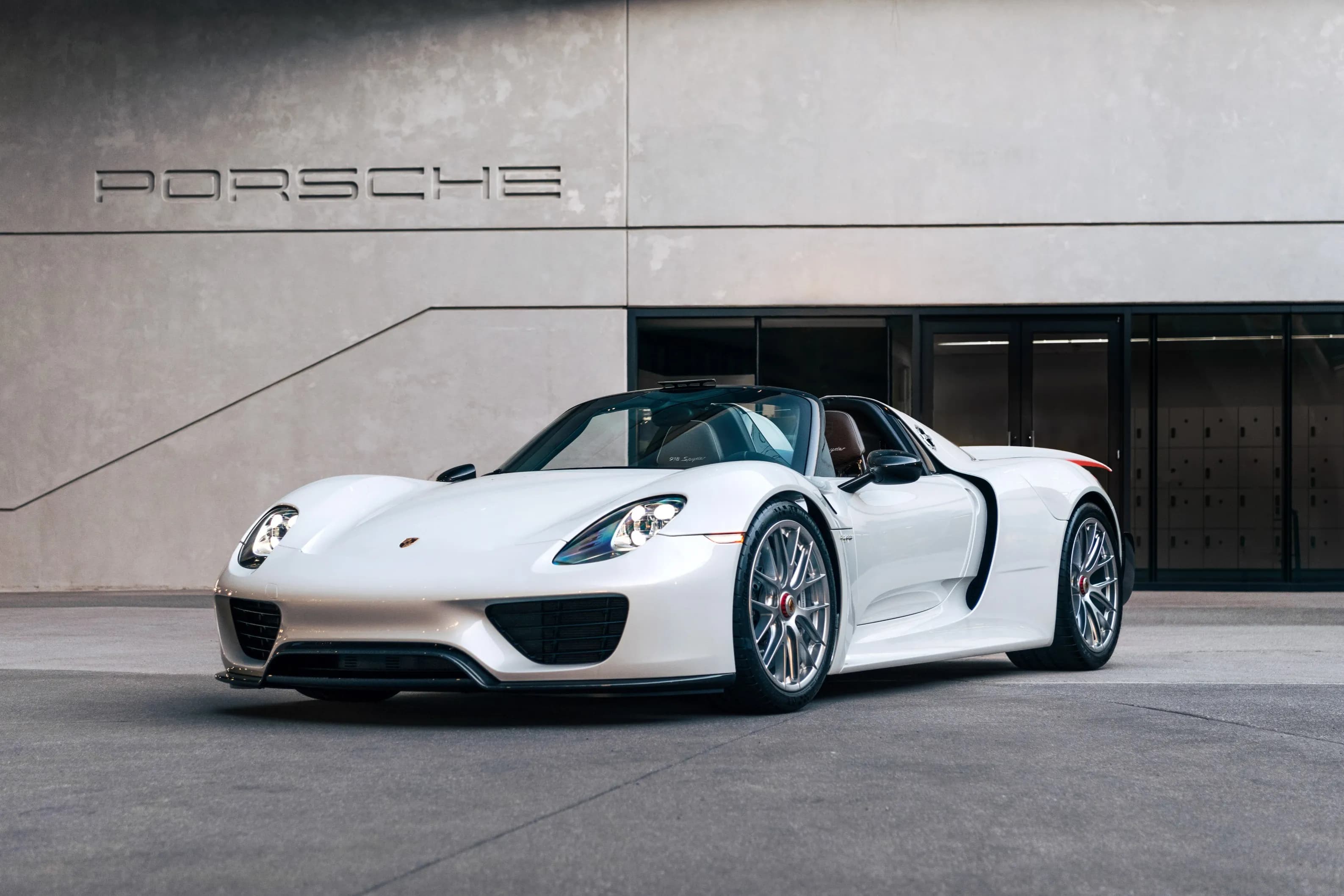 180-Mile 2015 Porsche 918 Spyder Weissach Package — comparable sale photo